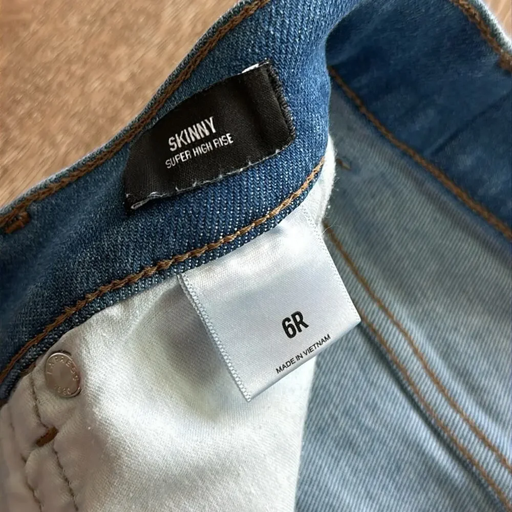 Express Super High Rise Double Button Skinny Jeans Medium‎ Wash Size 6